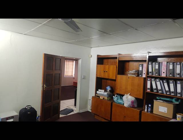 600M² BUILDING FOR SALE IN SPRINGS CENTRAL